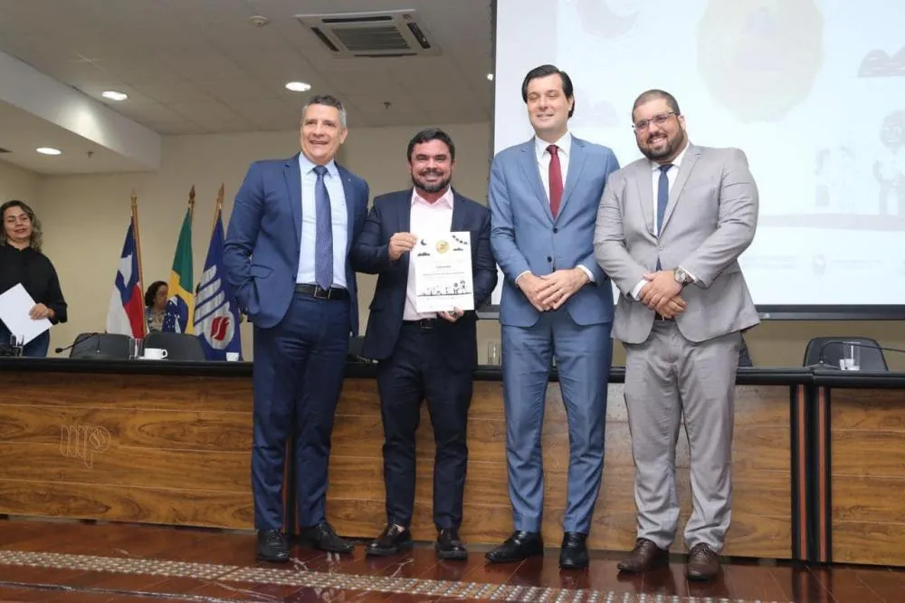 Prefeito Marcus Sarmento participa de evento e recebe selo de transparência dos festejos juninos