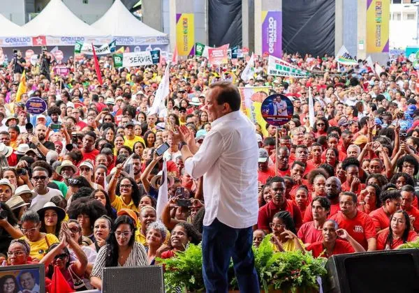 ‘Meus líderes são Lula e Jerônimo’, diz Geraldo ao oficializar candidatura a prefeito