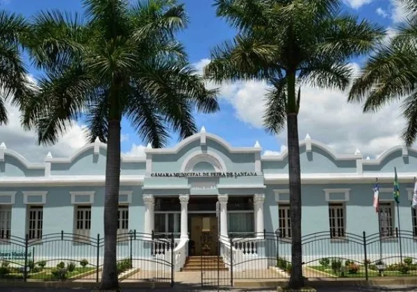 Vereadores aprovam proposta de reajuste e salários chegam a R$ 26 mil