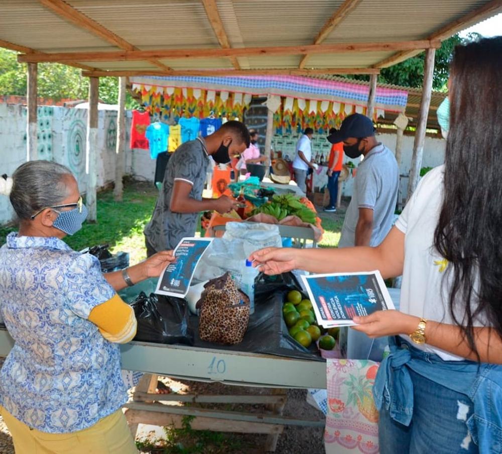 Secretário monta Estande da Cultura na feira livre de Itanagra e vira referência do Litoral Norte e Agreste Baiano