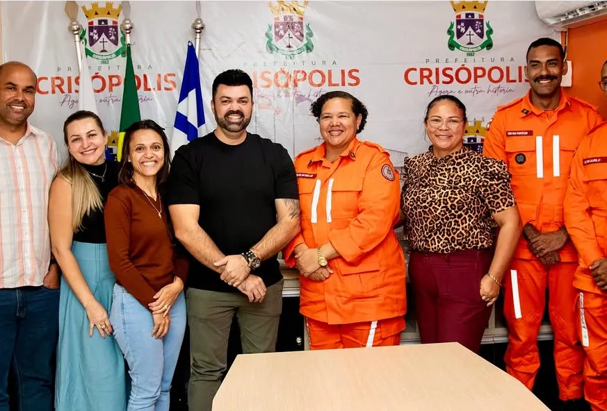Prefeito Leandro Dantas fortalece parcerias em reunião estratégica com Corpo de Bombeiros e Secretaria de Educação, Cultura e Defesa Civil