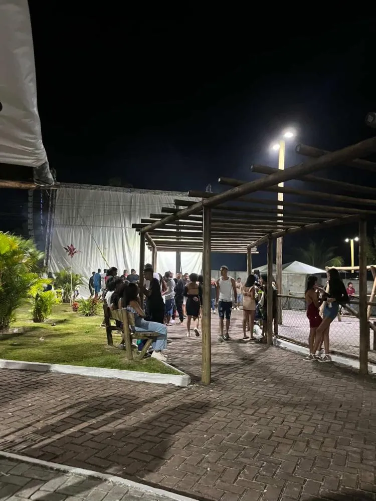 Falhas de Sinal e Internet Marcam Primeira Festa de Gildásio na Cachoeira de Itanhy