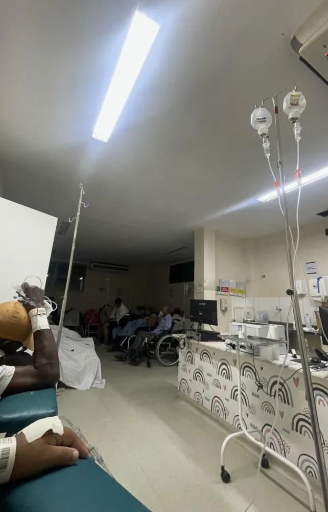 Superlotação na emergência do Dantas Bião gera revolta, sofrimento e cenas de abandono