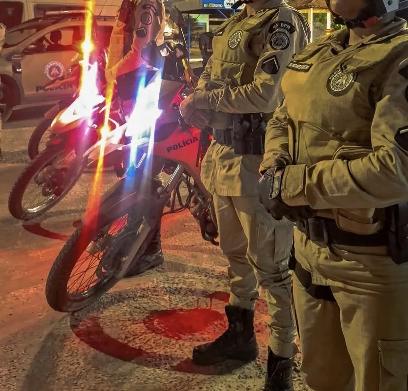 Tráfico toma conta do centro de Alagoinhas e PM entra em ação pesada com apreensão de drogas e dinheiro perto do terminal