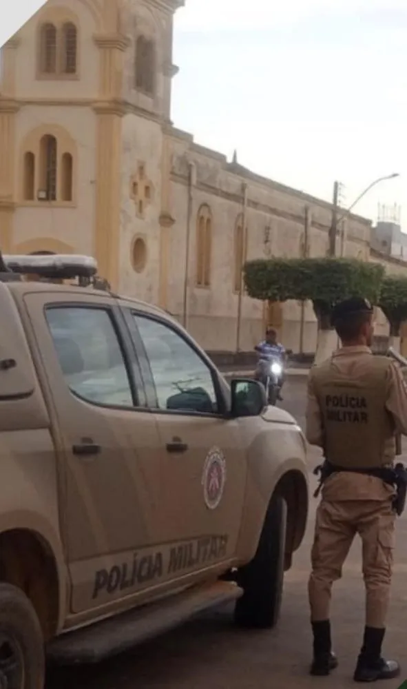 Tráfico escancarado no centro de Pedrão termina com prisão em flagrante e apreensão de drogas