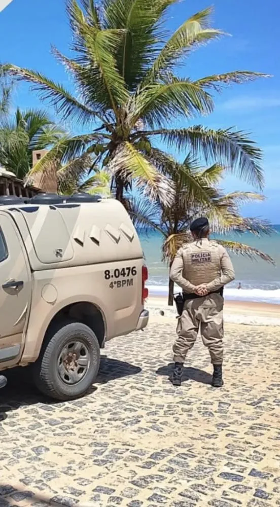 Tiroteio, pânico e fuga: bandidos enfrentam a PM em Porto de Sauípe e deixam armas e drogas para trás