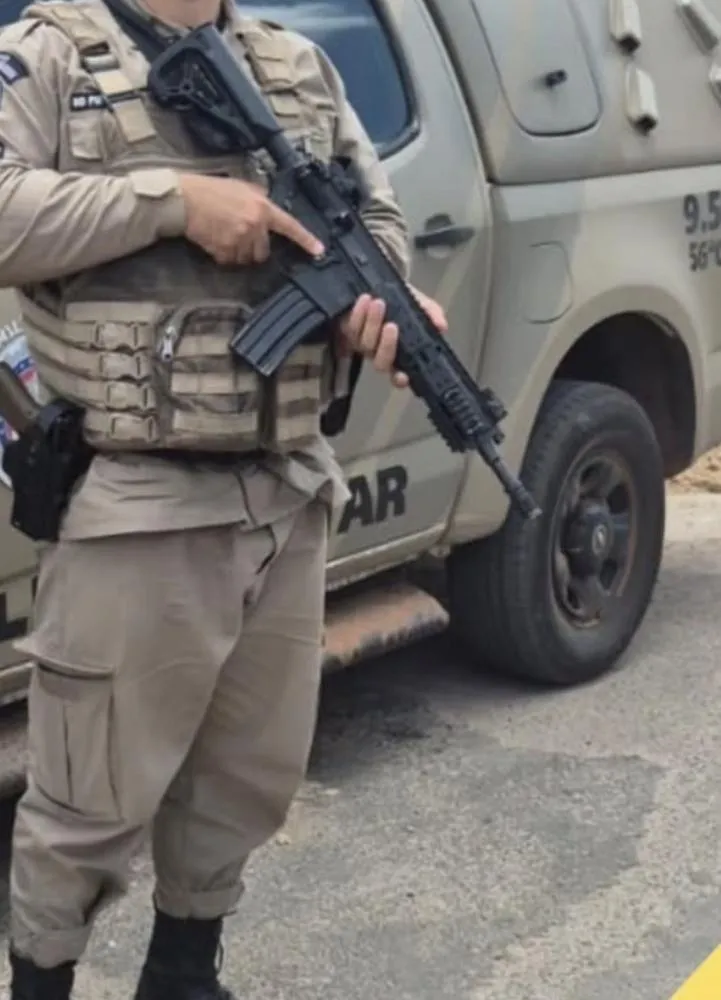 Tráfico é atingido: PM apreende drogas após suspeito fugir no bairro Guedes de Melo em Entre Rios