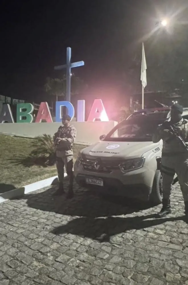 Polícia Militar apreende drogas durante patrulhamento na região de Abadia em Jandaíra
