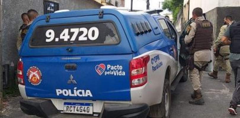 Mulher é retirada à força de casa e assassinada em via pública em Dias d’Ávila