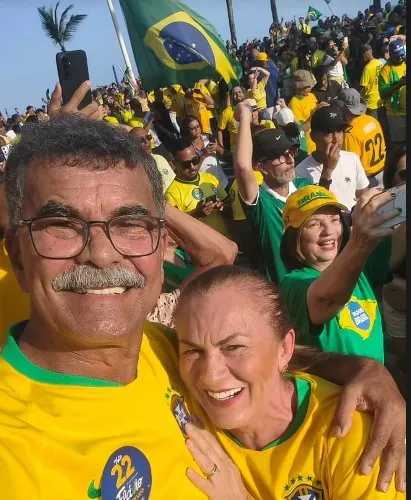 Ex-prefeito de Rio Real Carroça e vereadora Maria do Socorro participam de evento em apoio a Flávio Bolsonaro em Salvador