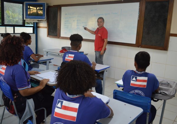 Estado convoca novos professores, coordenadores pedagógicos e policiais civis