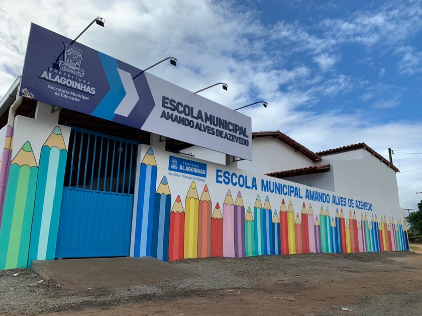 Secretaria da Educação reinaugura escolas e entrega novos equipamentos em homenagem aos 168 anos de emancipação política de Alagoinhas