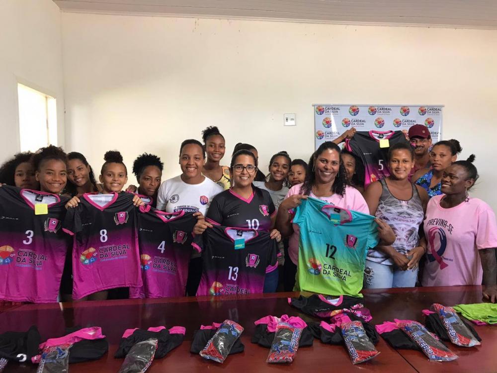 Jogadoras do Futebol feminino reclamam de abandono em Cardeal da Silva