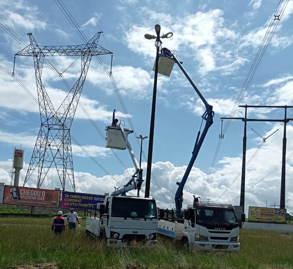 Prefeitura de Alagoinhas atua na recuperação da iluminação pública no Trevo de Araçás