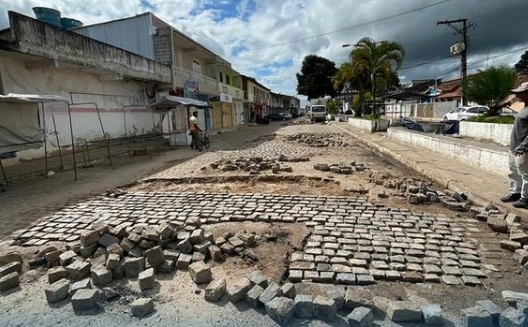 Secretaria de Obras de Entre Rios segue revitalizando ruas e avenidas; Confira