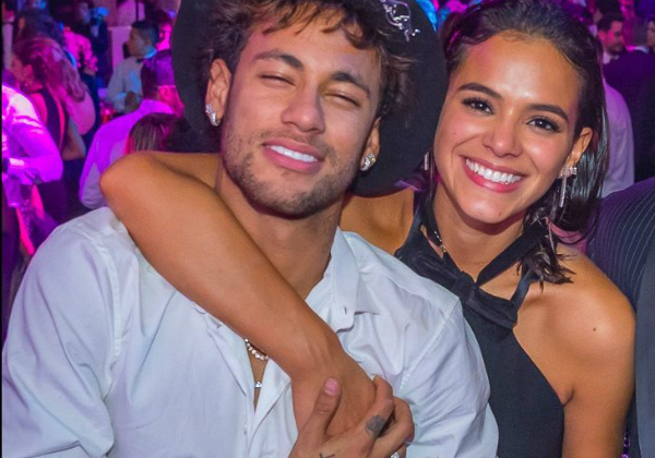 Sensitiva famosa prevê volta de Bruna Marquezine e Neymar