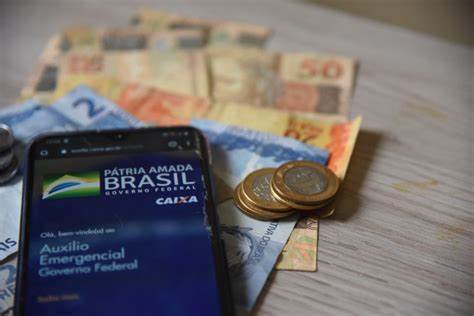Caixa paga auxílio emergencial a nascidos em setembro nesta terça (27)