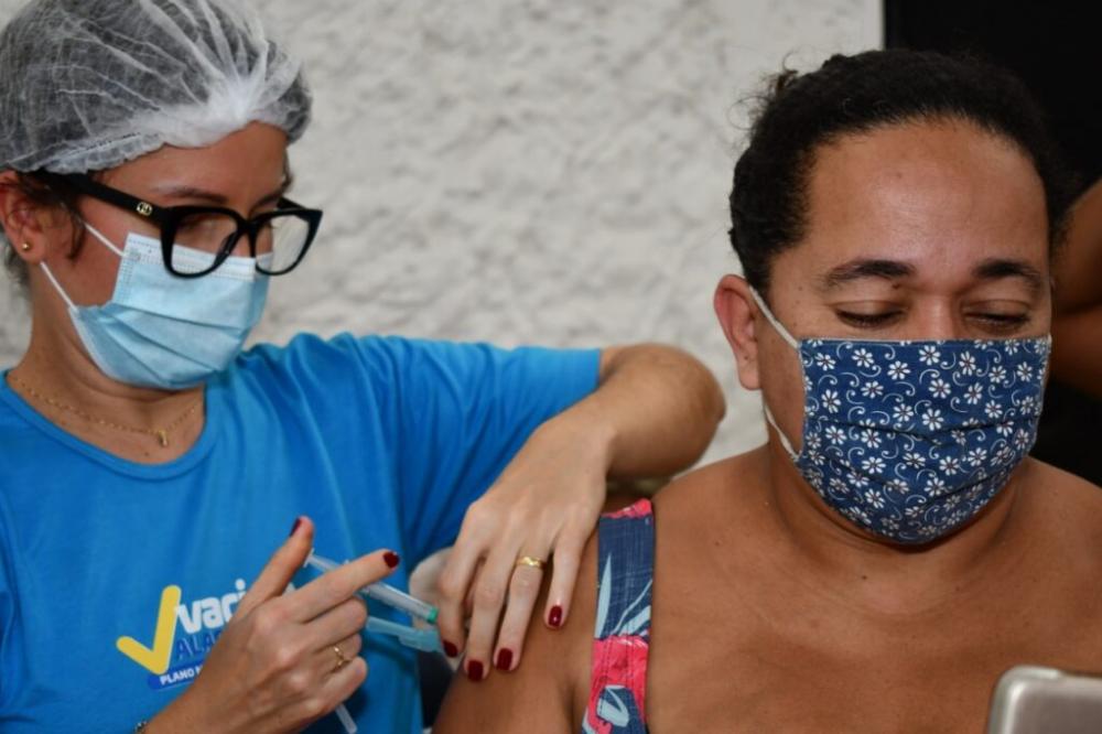 Covid-19: 600 pessoas ainda não procuraram a SESAU de Alagoinhas para receber a segunda dose