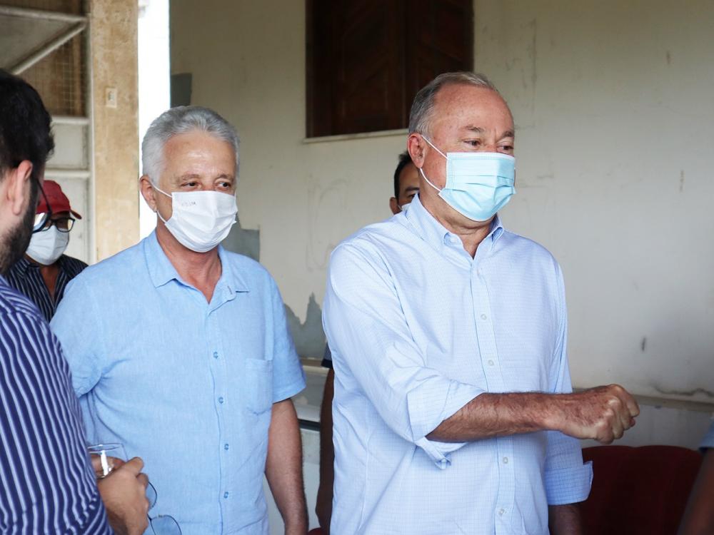 Prefeito de Araçás recebe Deputado Federal Paulo Azi para falar de projetos e investimentos no município