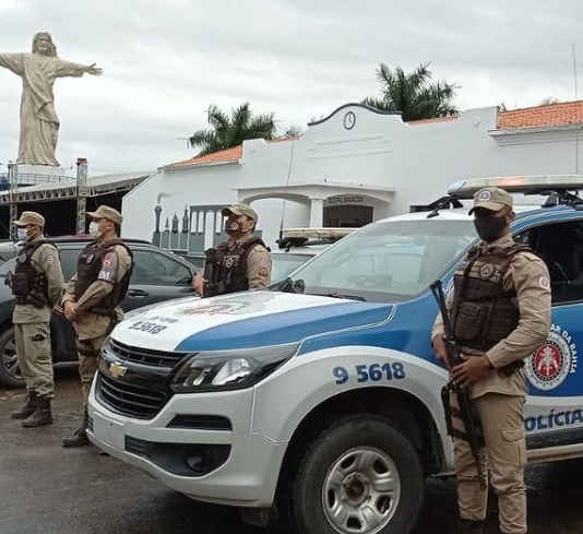 PETO da Polícia Militar apreende drogas no Alto do Cuscuz em Esplanada