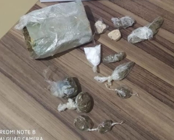 Polícia Militar prende homem em flagrante por tráfico de drogas no Sítio de Conde