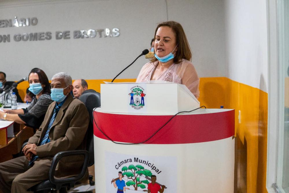 Prefeita de Cafarnaum sofre representação ao MPE; Mais de 178 mil reais serão devolvidos ao município