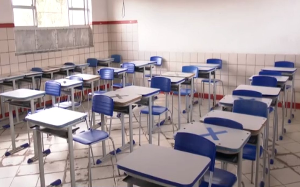 Colégio estadual em Cruz das Almas suspende atividades semipresenciais após professora testar positivo para Covid-19