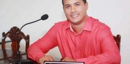 Relatório conclui que prefeito de Tanquinho cometeu fraude em contratação de empresa