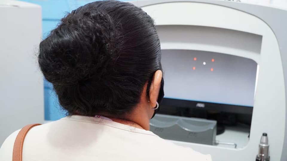 Pacientes passam por exames para o mutirão do glaucoma em Entre Rios