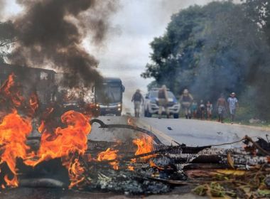  Comerciantes voltam a protestar contra retirada de barracas em Itaparica