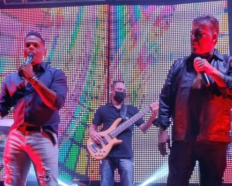 Cantores baianos Itamar e Naldo Paquera iniciam turnê de shows em São Paulo