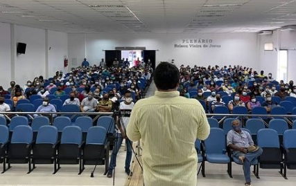 Prefeito de Entre Rios se reúne com servidores e apresenta as dificuldades financeiras do município
